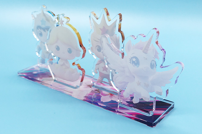 好きな場所に召喚！ヒーローたちとユニコーンのアクリルスタンド