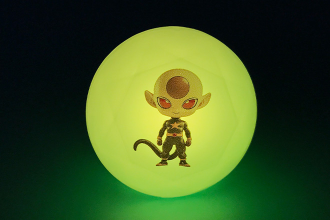宇宙人キャラが光る！ダイヤ型のリングライト