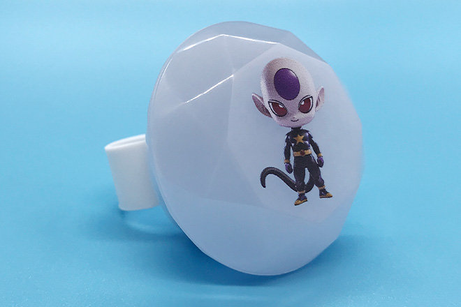 宇宙人キャラが光る！ダイヤ型のリングライト