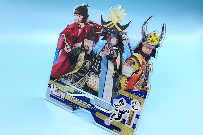 戦国気分を味わえる和風柄アクリルスマホスタンド