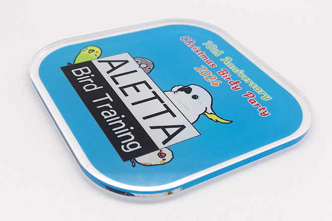 小鳥たちがひょっこり覗くアクリルコースター