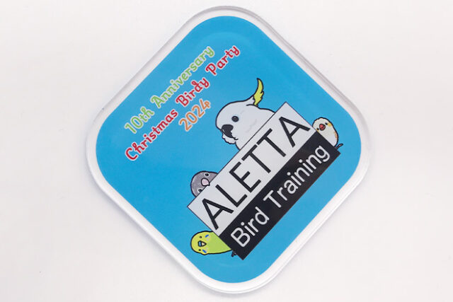 小鳥たちがひょっこり覗くアクリルコースター