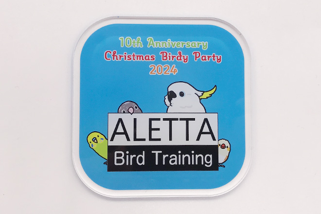 小鳥たちがひょっこり覗くアクリルコースター