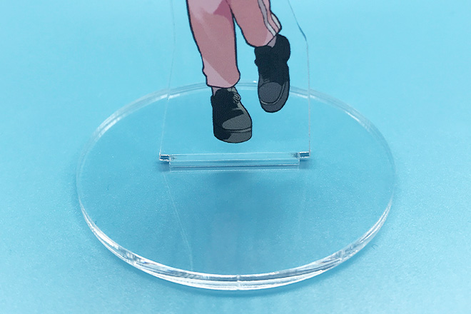 上目遣いの女の子がかわいいアクリルスタンド