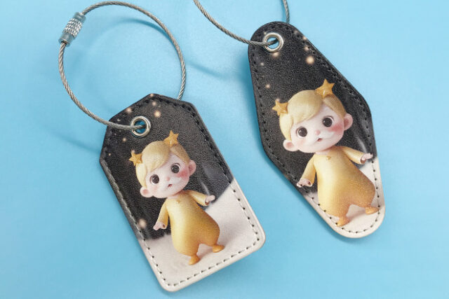 丸みのあるイラストがかわいいPUレザーキーホルダー
