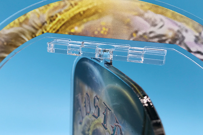 360°で魅せる！豪華な金銀デザインの回転アクスタ