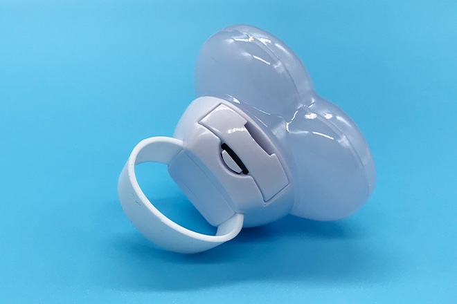 水色の文字がくっきり映えるハート型リングライト