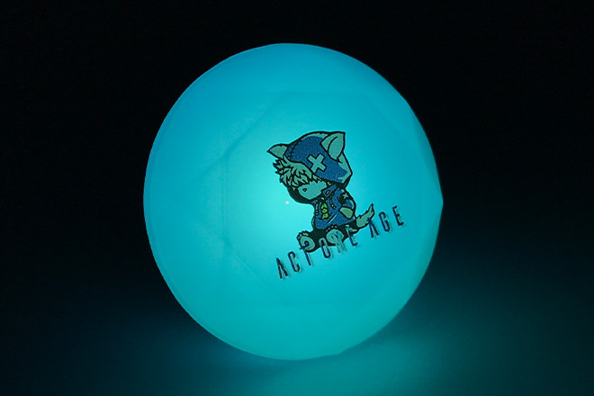 ブルーパーカーのキャラがカラフルに輝くリングライト