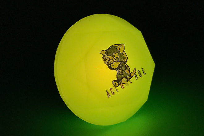 ブルーパーカーのキャラがカラフルに輝くリングライト