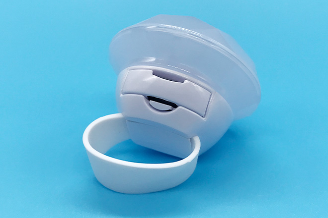 ブルーパーカーのキャラがカラフルに輝くリングライト