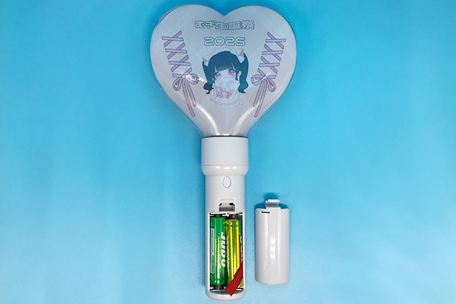 リボンと笑顔がきらめく立体型ペンライト