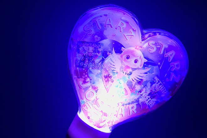 ちびキャラが華やかに輝く立体型ペンライト