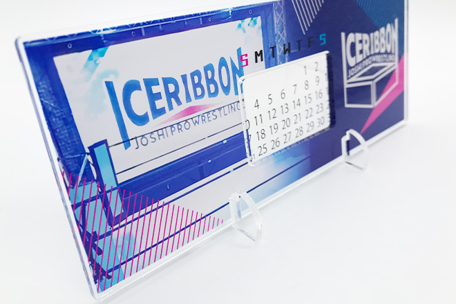 プロレスリングをモチーフにした幾何学デザインのアクリル万年カレンダー