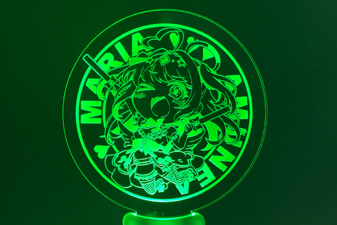 躍動感のあるキャラクターが輝くペンライト