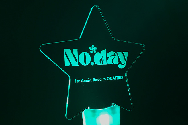 星型デザインと丸みのあるフォントが印象的なペンライト