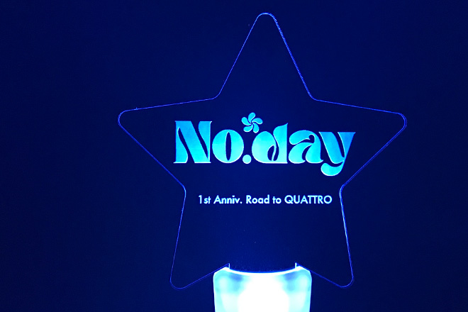 星型デザインと丸みのあるフォントが印象的なペンライト