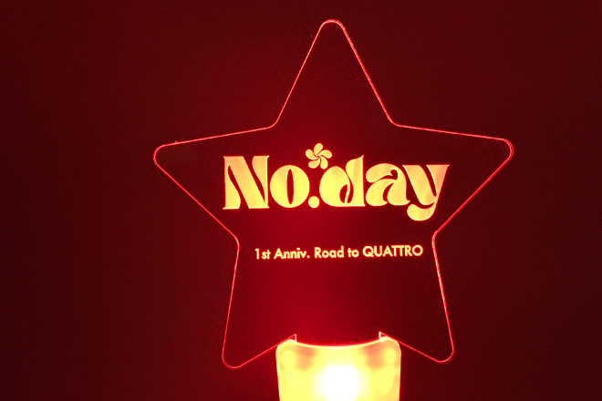 星型デザインと丸みのあるフォントが印象的なペンライト