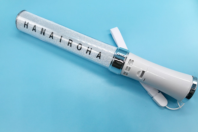 両面で違うメッセージを楽しめるスティック型ペンライト