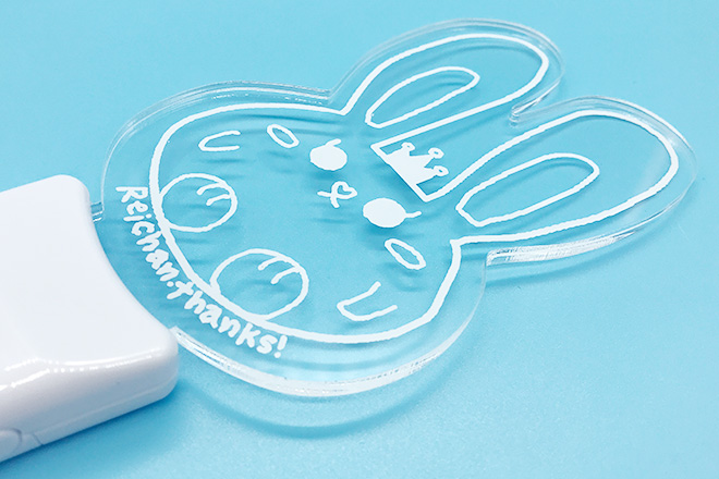 手書き風のウサギがやさしく光るアクリルペンライト