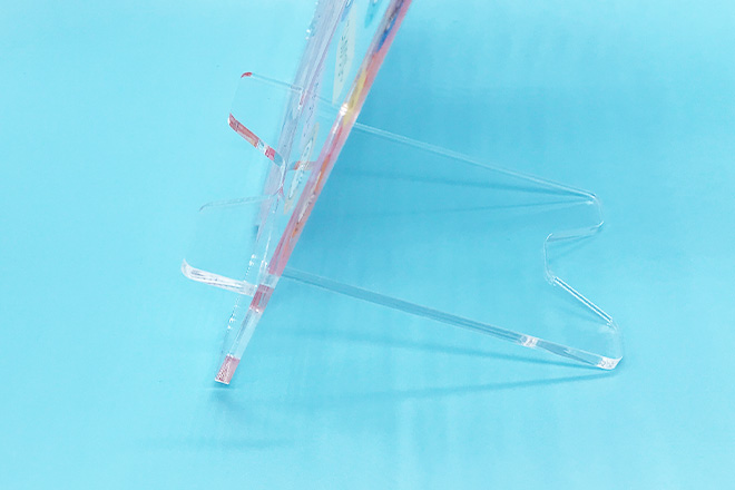 艶やかな着物美人を描いたアクリルスマホスタンド