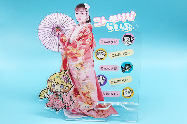 艶やかな着物美人を描いたアクリルスマホスタンド