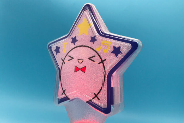 キャラクターと装飾柄が彩る星形の立体ペンライト